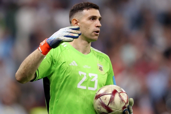 莫佩調侃撞傷萊諾成就大馬丁：“難道他不應該對我心存感激嗎？”