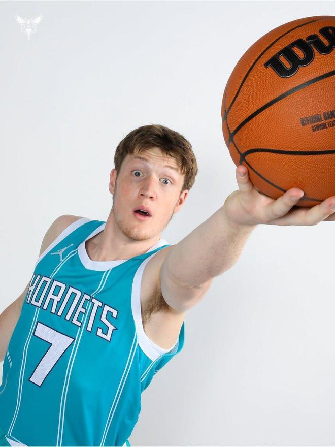 NBA夏聯(lián)決賽對(duì)陣：黃蜂29分大勝會(huì)師國(guó)王 兩隊(duì)均5勝0負(fù)爭(zhēng)冠